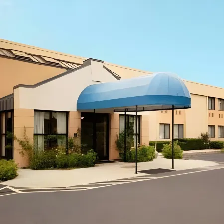 All Seasons Inn & Suites Smithfield Providence