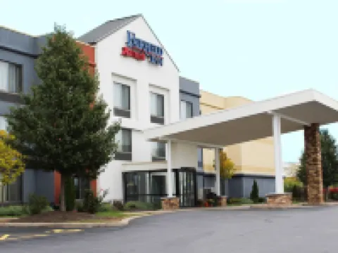 フェアフィールド バイ マリオット ロチェスター ヘンリエッタ / ユニバーシティ エリア ヘンリエッタのホテル