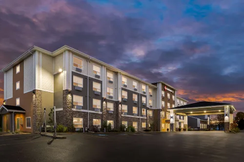 Best Western Plus Lacombe Inn  Suites
