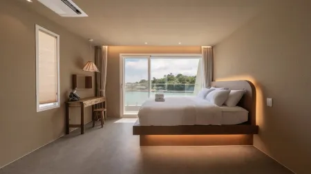 Hadong Arun Coast Pension