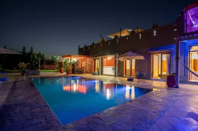 5-Bedroom Villa Guesthouse with Heated Pool