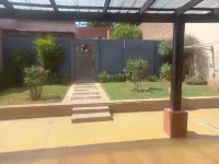 Modern comfortable sunny 3 bedroom house in Kensington Các khách sạn ở Bedfordview