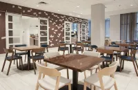 Embassy Suites by Hilton Raleigh Crabtree - sarapan