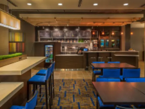 คอร์ทยาร์ด รีโน ดาวน์ทาวน์/ริเวอร์ฟรอนท์ โรงแรมในรีโน