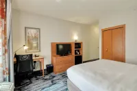 Fairfield Inn & Suites Harrisburg West - parking