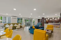Baymont by Wyndham Conroe - parking