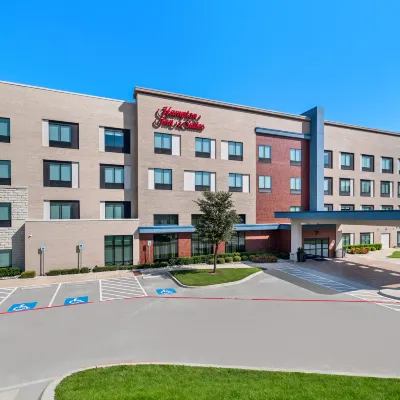 Hampton Inn & Suites by Hilton Farmers Branch Dallas Hotels in der Nähe von Freizeitpark Zero Gravity
