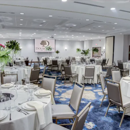 DoubleTree by Hilton Harrisonburg