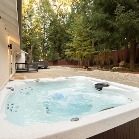 Modern Mountain Retreat - Wineries, Lakes, Nature