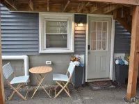 Anchors Away Inn 2 Br Apt 1 min walk to the Beach King & Queen Hotels in Hull