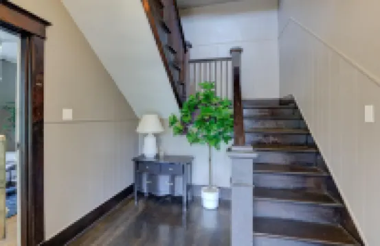 Vintage Boho Apartment in Great Midtown Location!