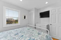 Beach Cottage - excellent Gulf Shores location with easy beach access