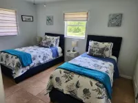 Beautiful Family Home near Fort Myers Beach/Sabibel. Pet-Friendly. Hotels near Gulfcoast Coin & Jewelry