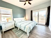 Steps from the Water! Beautiful New Home in the Heart of 4X4 Wild Horse Carova Hotels in Currituck County