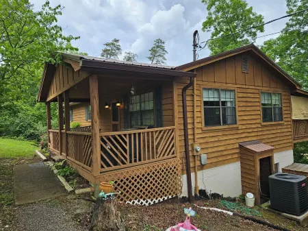 Perfect Spot - Lakefront property on Lake Douglas with new hot tub!