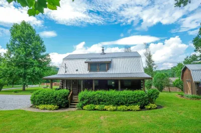 Timber Lodge WiFi+Hot Tub+Video Games+Smoky Mountains