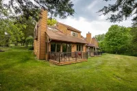 Cozy Galena Townhome