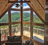 Awesome View 2500 Sqft Decks 8 Person Spa Mins to Blue Ridge Pkway & New River