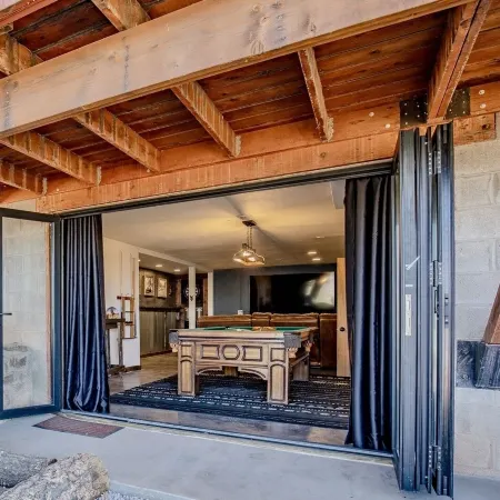 The Four Seasons  - A Getaway to White Sands NP and Cloudcroft, NM w/ Hot Tub!