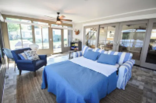 Blue Heron Haven on High Rock Lake - Hot Tub on Dock- Lakeside Firepit & Arcade!