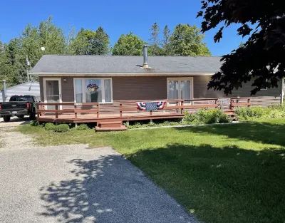 Naubinway Basecamp - 40 miles west of Mackinac Bridge on US 2