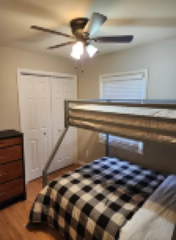 Cozy 3 bedroom/1 bathroom home