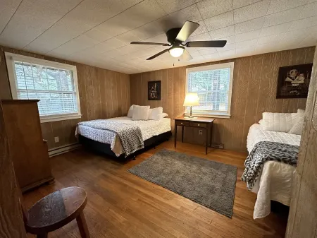 Cabin 11 - Tranquility in Pioneer Village, The Great Smoky Mountains, NC