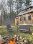 Cheerful Tiny Cabin hideaway near hiking, skiing & snowmobiling in small town VT