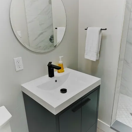 Outlaw Inn Unit 1. Modern, newly remodeled unit. Steps from Main Street!