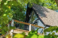 Views! Lux A-Frame w/ Private Hot Tub and Fire Pit. King Beds!