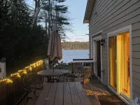 Cozy pet-friendly lakefront retreat in tranquil Bridgton.