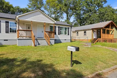 Wallk to coffee shops restaurants,  breweries all with in 1.5 miles of downtown Отели в г. Паркер