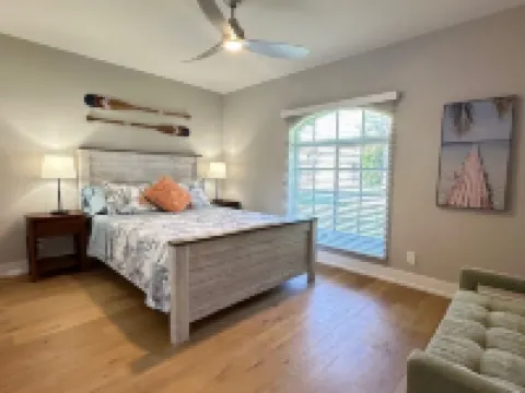 SunCoast Garden Family Retreat-Beautiful Vacation Home with Heated Pool.