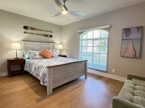 SunCoast Garden Family Retreat-Beautiful Vacation Home with Heated Pool. Hotels in Venice Gardens