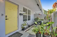Tropical Garden Apartment in Wilton Manors