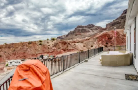 !!!NEW HOME AMAZING RIVER VIEWS!!!EXPERIENCED HOST PRIVATE BEACH & LAUNCH RAMP