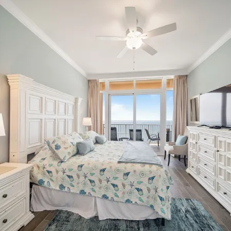 Direct Beachfront Condo Splash Pad Lazy River-Waterslide-Walk to Restaurants