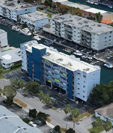 Coastal Charm: Waterfront, Free Parking, walk to the beach Отели рядом с достопримечательностью «Ancient Spanish Monastery»