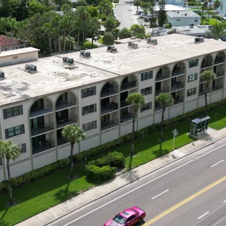 Great apartment w/ Beach view & Heather pool.
