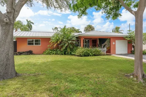 Heated Pool. Waterfall. Game Room. Central Location. Family Friendly. Sleeps 10