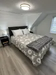 6 miles to the ski hills! Cute and Cozy house. Close to boat launch. A Gem!