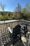 Modern Mount Snow Gnarvana - Balcony, Pet-Friendly, Walk to Hiking