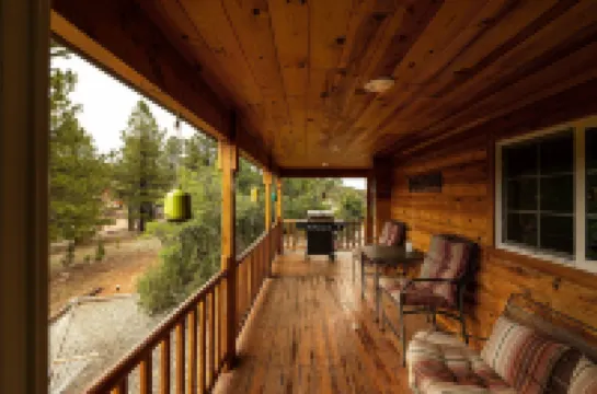 Gorgeous cabin getaway near Zion and Bryce Canyon National Park.