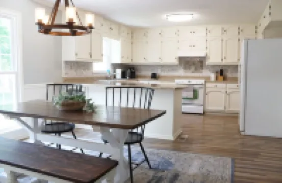Cute home in the HEART of Madison
