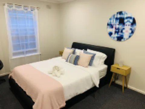 Central & Tranquil Two-Bedroom Home in the Heart of Essendon Hotels in Essendon