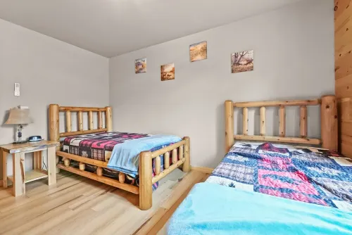 Cabin # 3 at Northern Comfort w/opt side by side rentals