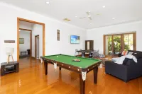 Perfect, quiet location, walking distance to Billabong, 8 Minute drive to town.. Hotels in Nichols Point