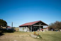 CHARMING renovated barn with swimming pool & hot tub!