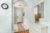 ★Extended Stays Welcome★ Sunny & Spacious Coastal Retreat☀