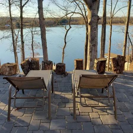 Lakefront Cabin: Sunset View+Jetted Tub+ Tesla Charger